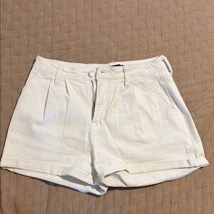 BCBG Women's Off-White Pleated Shorts SIZE 7